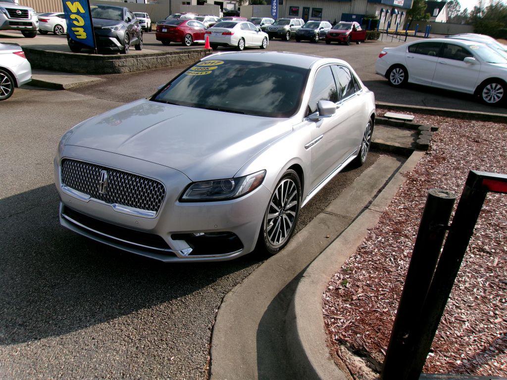 2017 Lincoln Continental Select FWD's photo