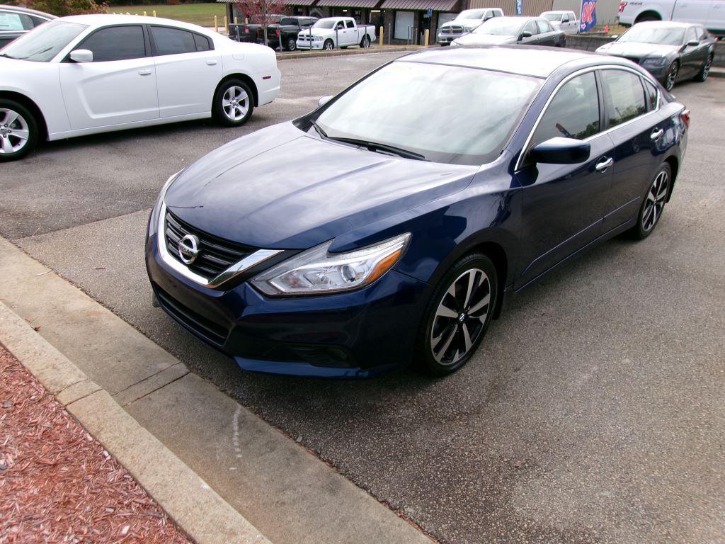 Nissan Altima's photo