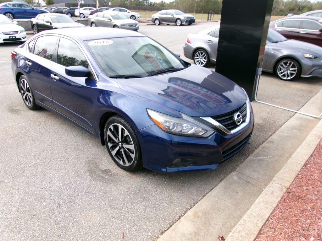 2018 Nissan Altima SR photo 2