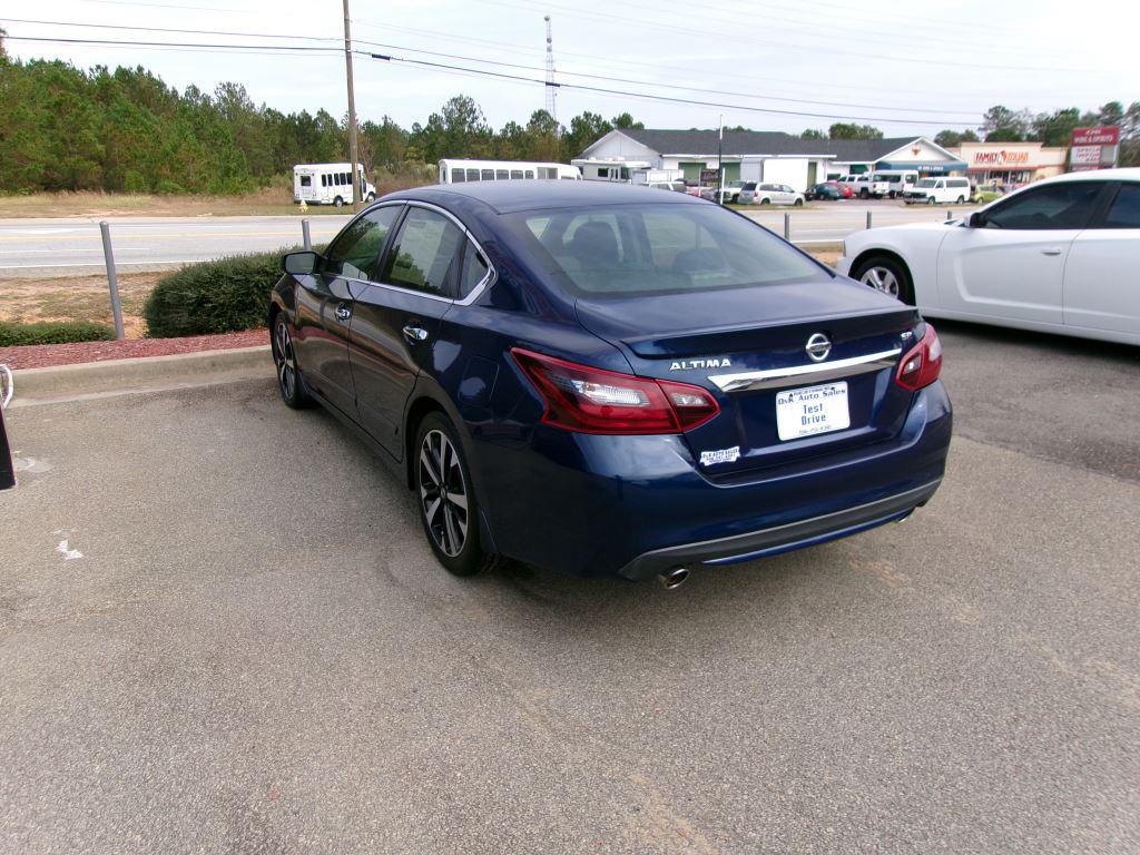 2018 Nissan Altima SR photo 4