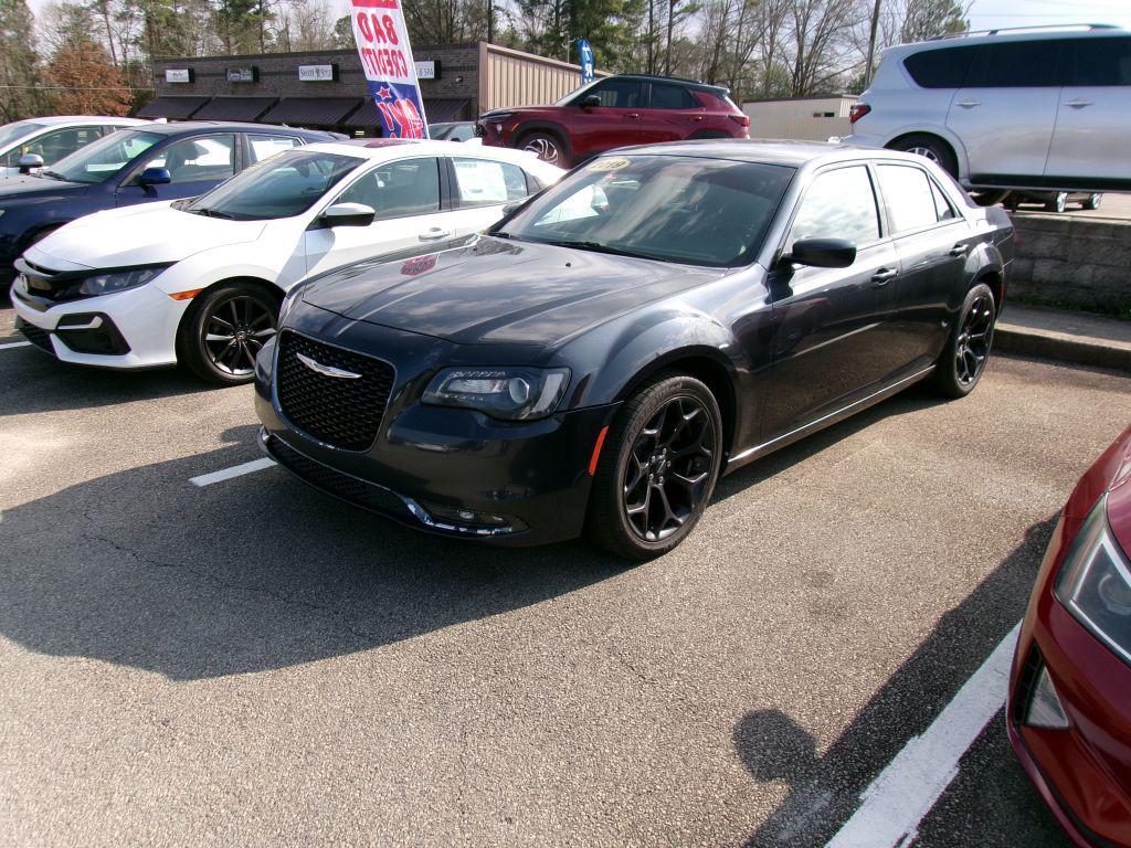 2019 Chrysler 300 S's photo