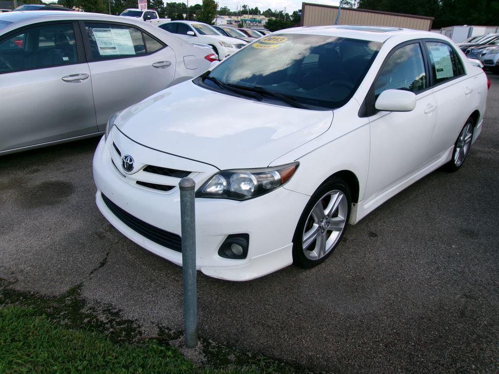 2013 Toyota Corolla S's photo