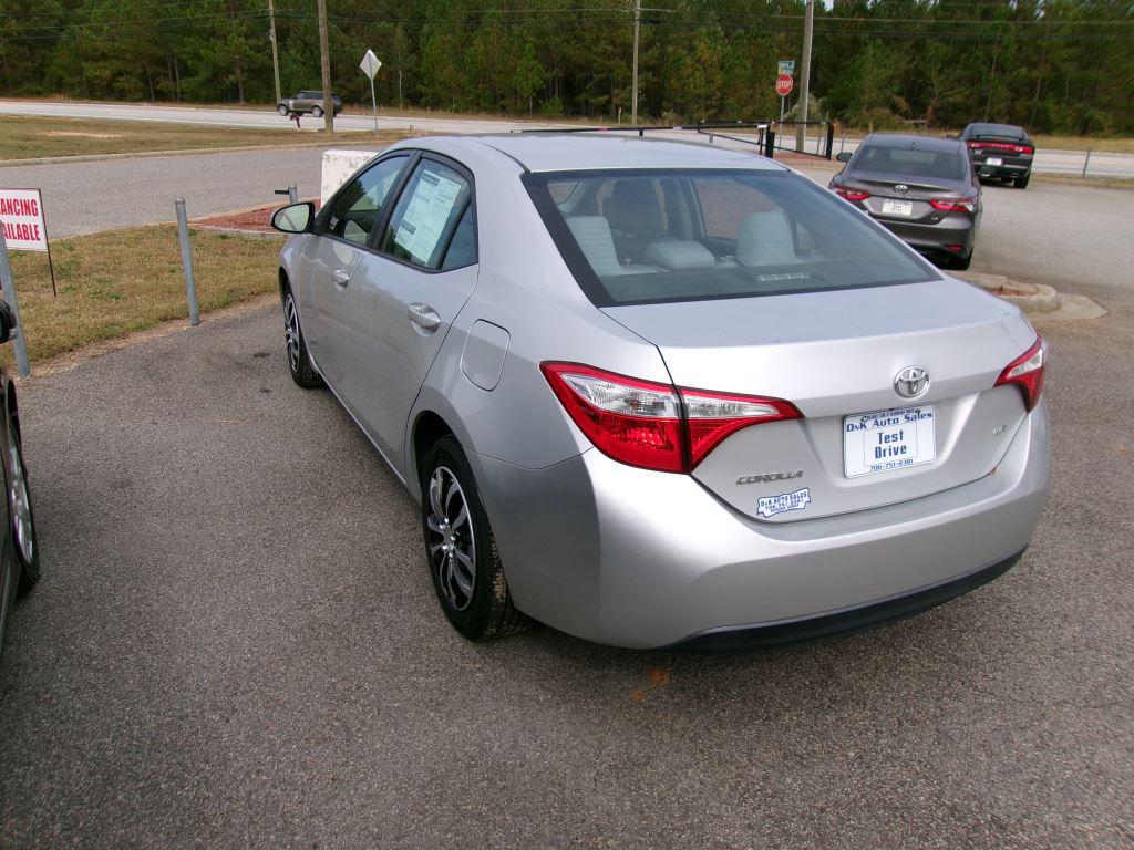 2015 Toyota Corolla LE photo 4