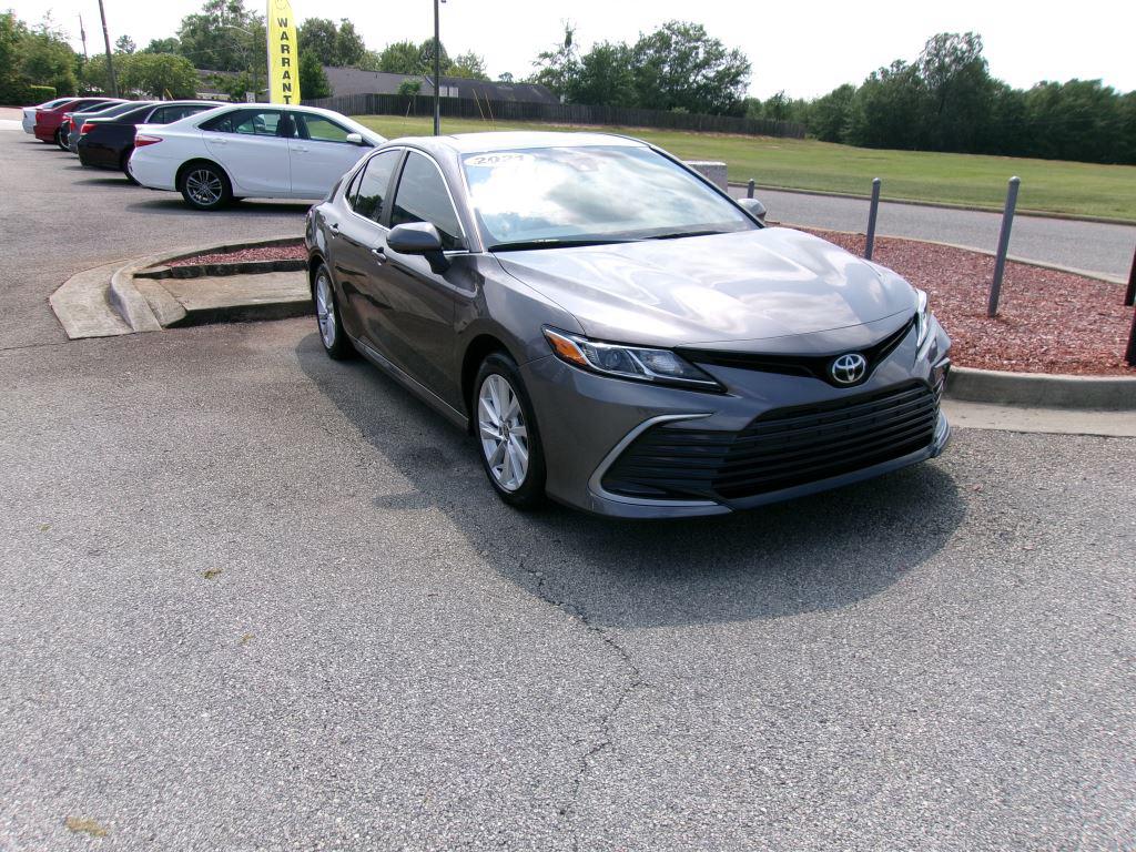 2021 Toyota Camry LE photo 2